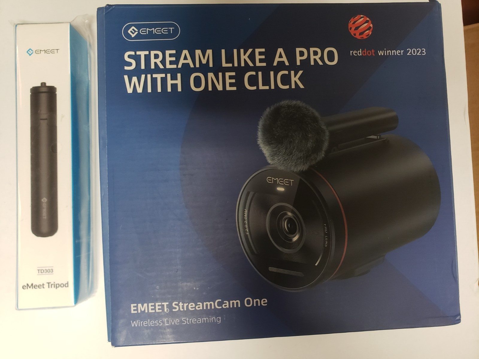 EMEET StreamCam One E7004 with Collapsible Mini Tripod