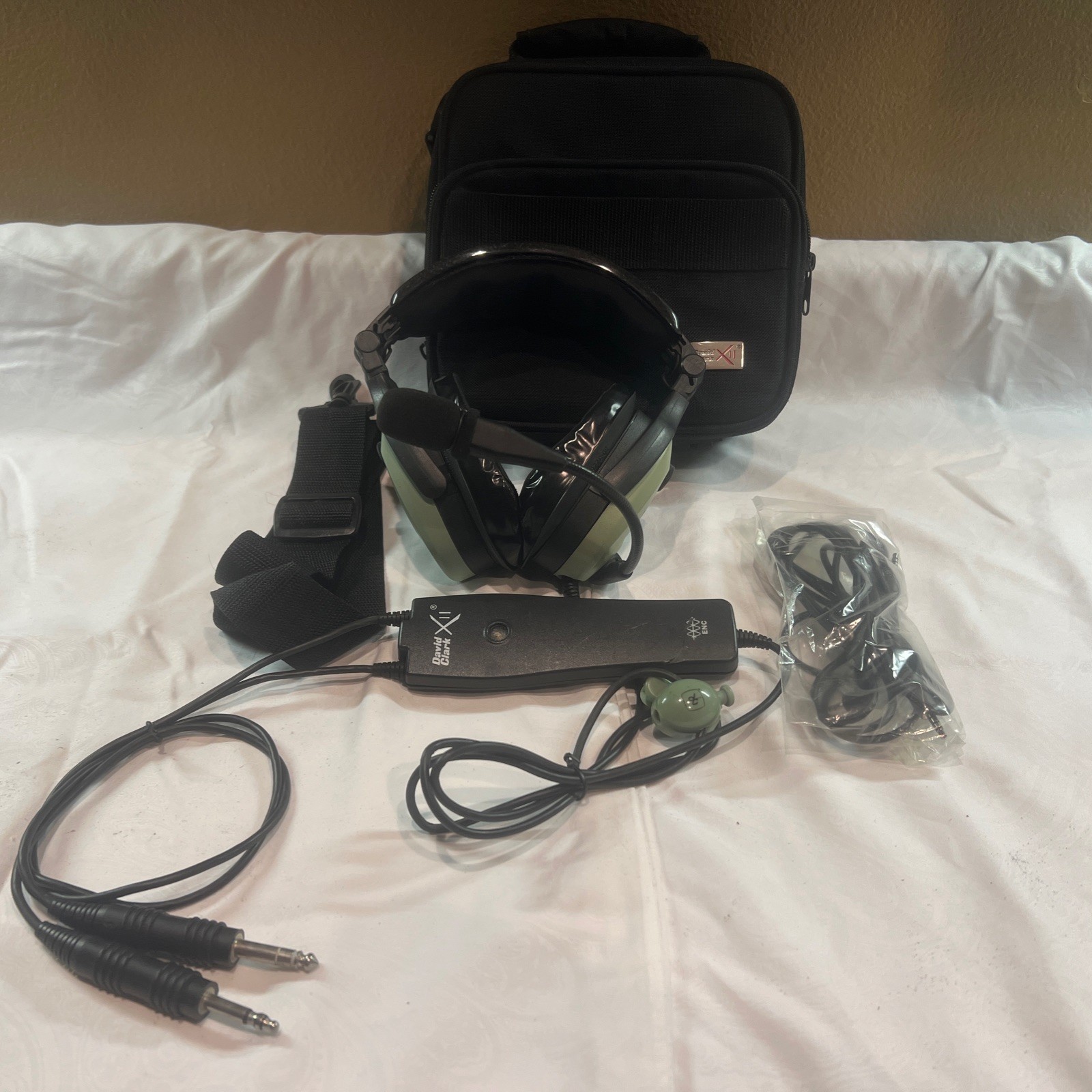DAVID CLARK X11 PILOT DUAL PLUG NOISE CANCELING AIRPLANE AVIATION HEADSET WWSHIP