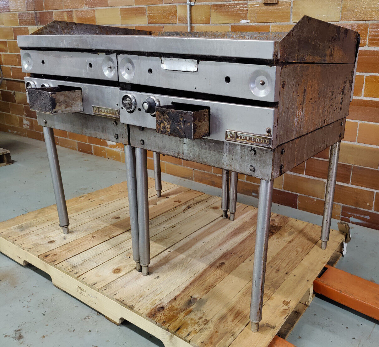 Garland Heavy Duty Griddle G24-48th, 48" Natural Gas Griddle