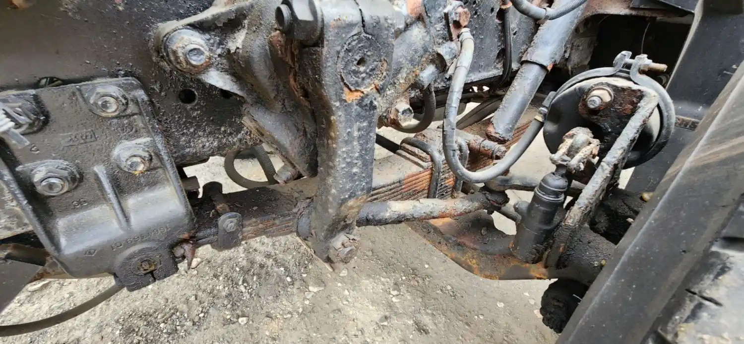 (Used) 1995 International 4900, FRONT LEAF SPRINGS Front Leaf & Springs  P-75572