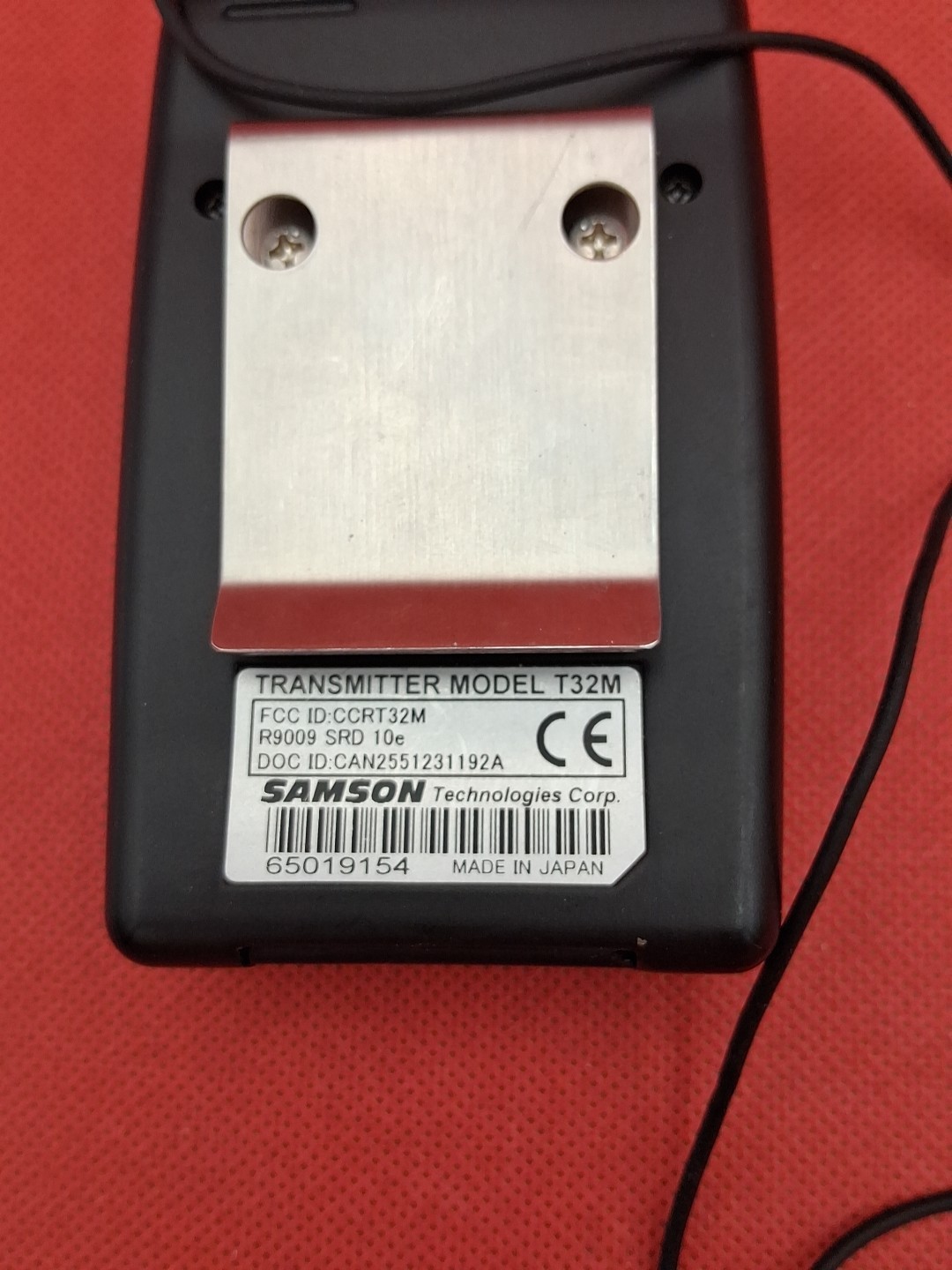 Samson T32M UHF Synth Wireless Transmitter Beltpack with Microphone Untested