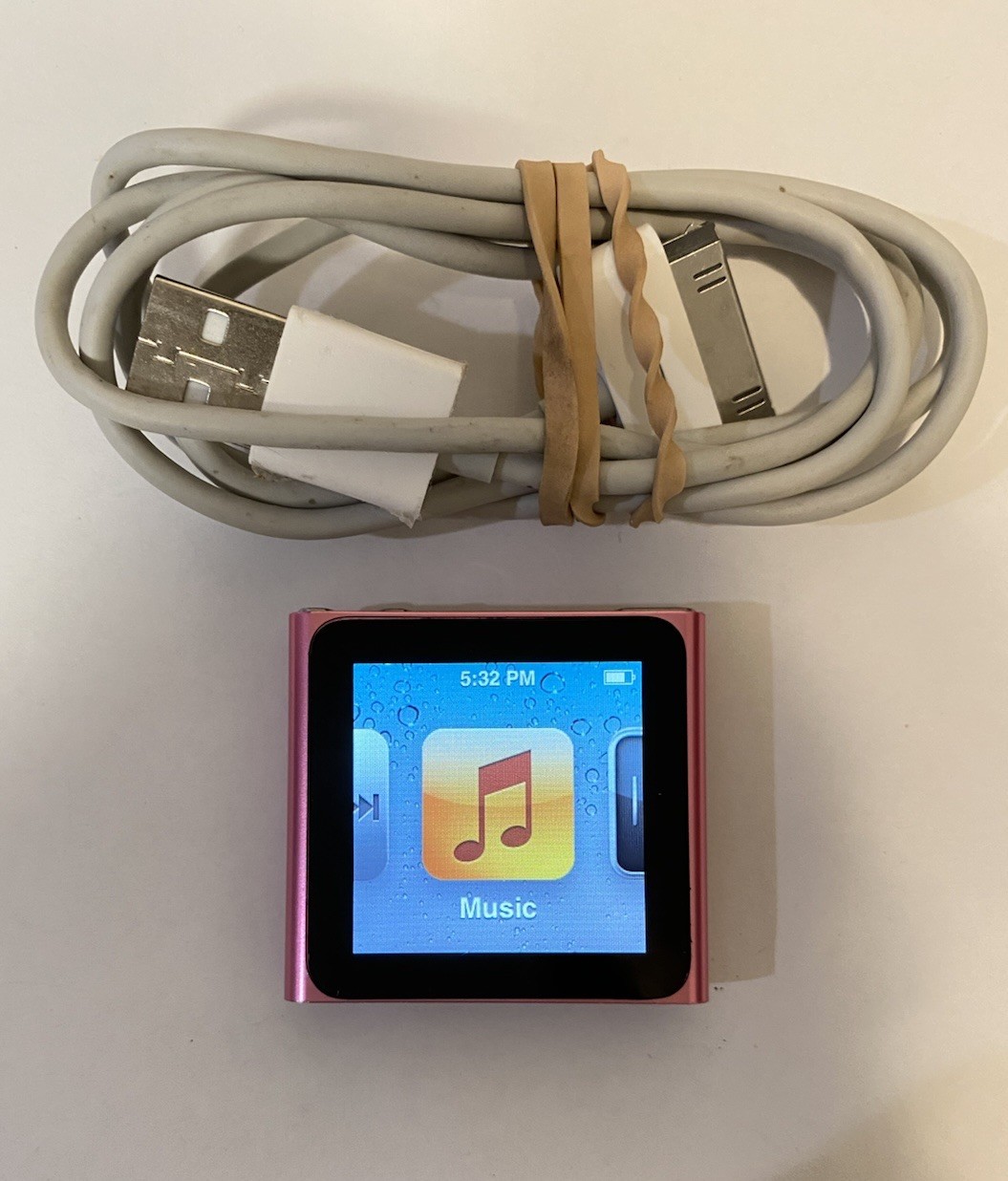 Apple iPod nano 6th Generation 8GB - Pink (BAD VOLUME BUTTONS)