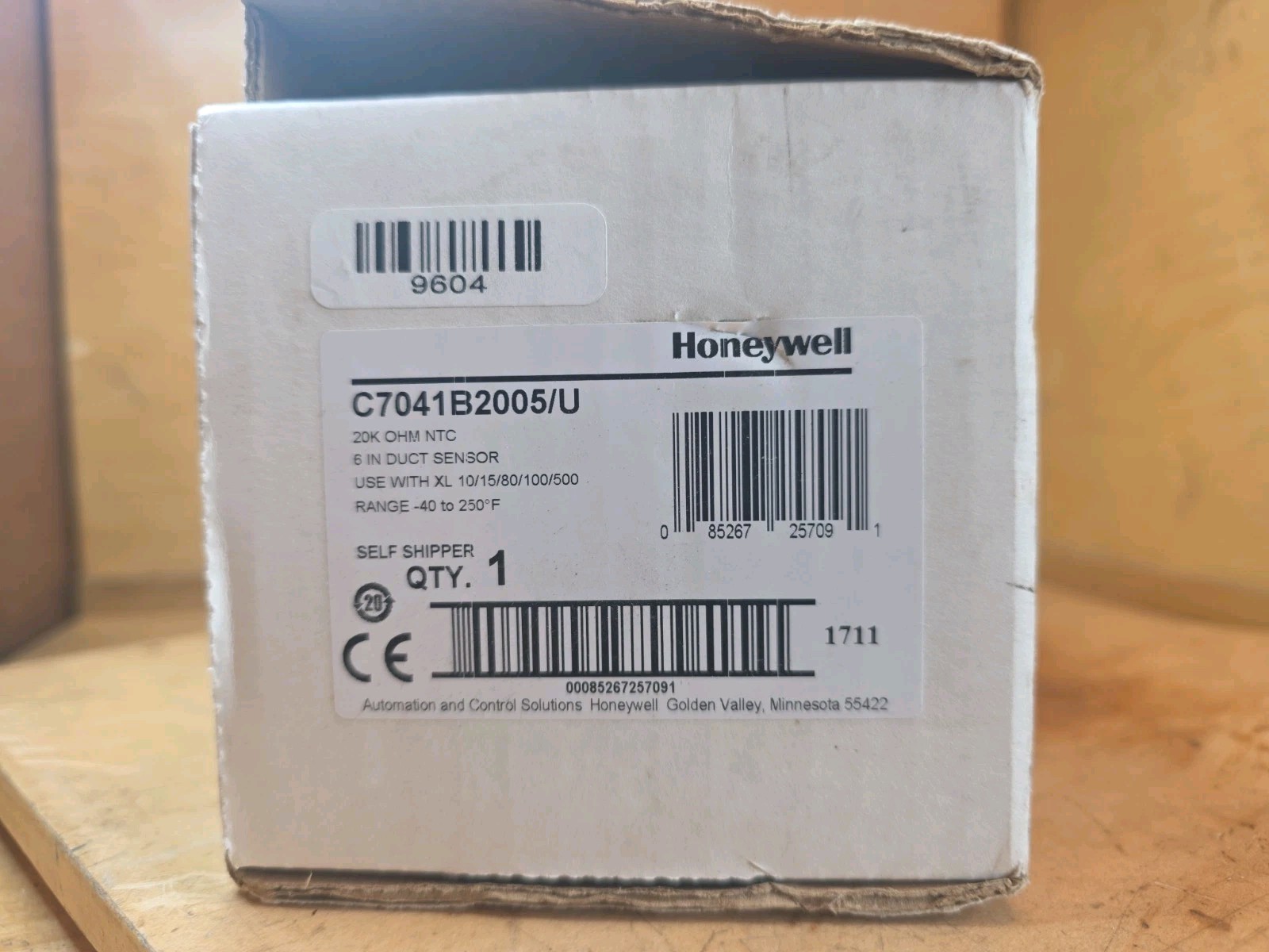 Honeywell C7041B2005/U - 20K OHM NTC - 6" Duct Sensor