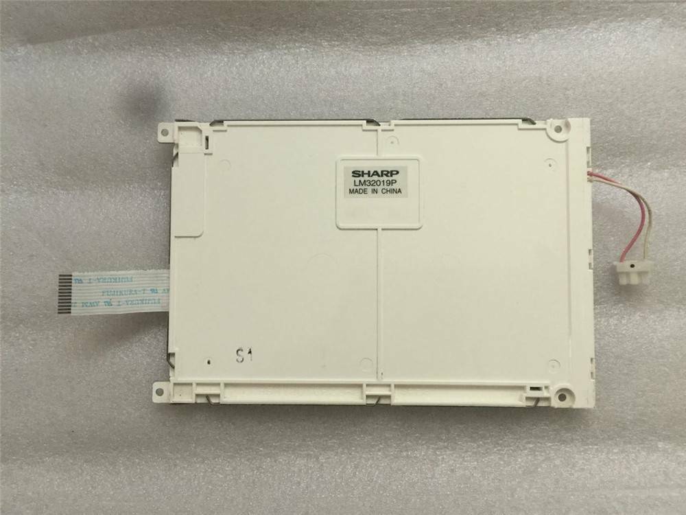 5.7" 320*240 Resolution LCD Screen Panel LM32019P