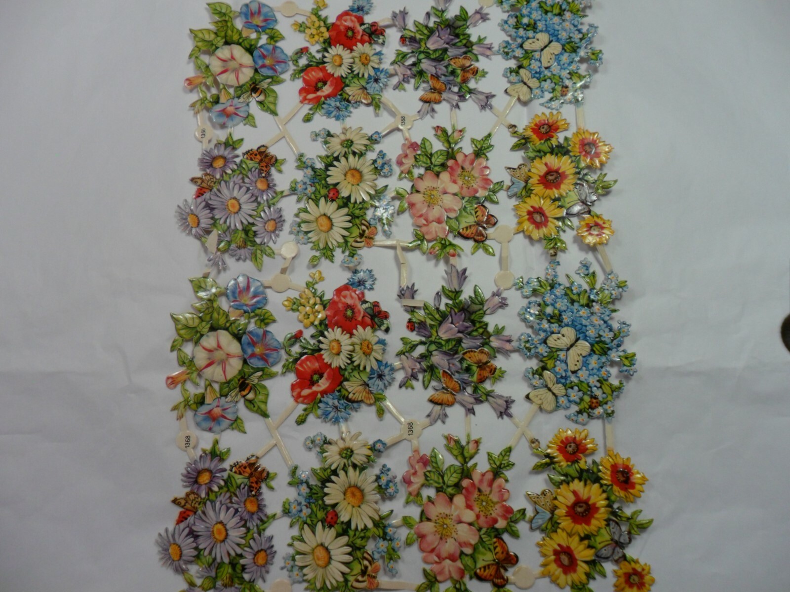 Vintage Decopaper - 8 Different Flowers Groups - 16 Stickers -  #7P
