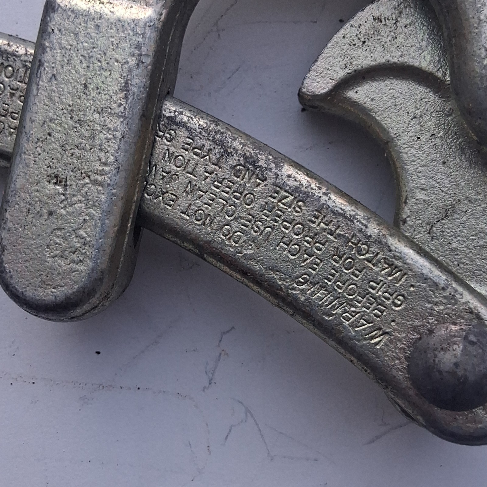Klein Tools 1625-20 Cable Grip Puller Silver Sheath Heavy Duty Cable Puller