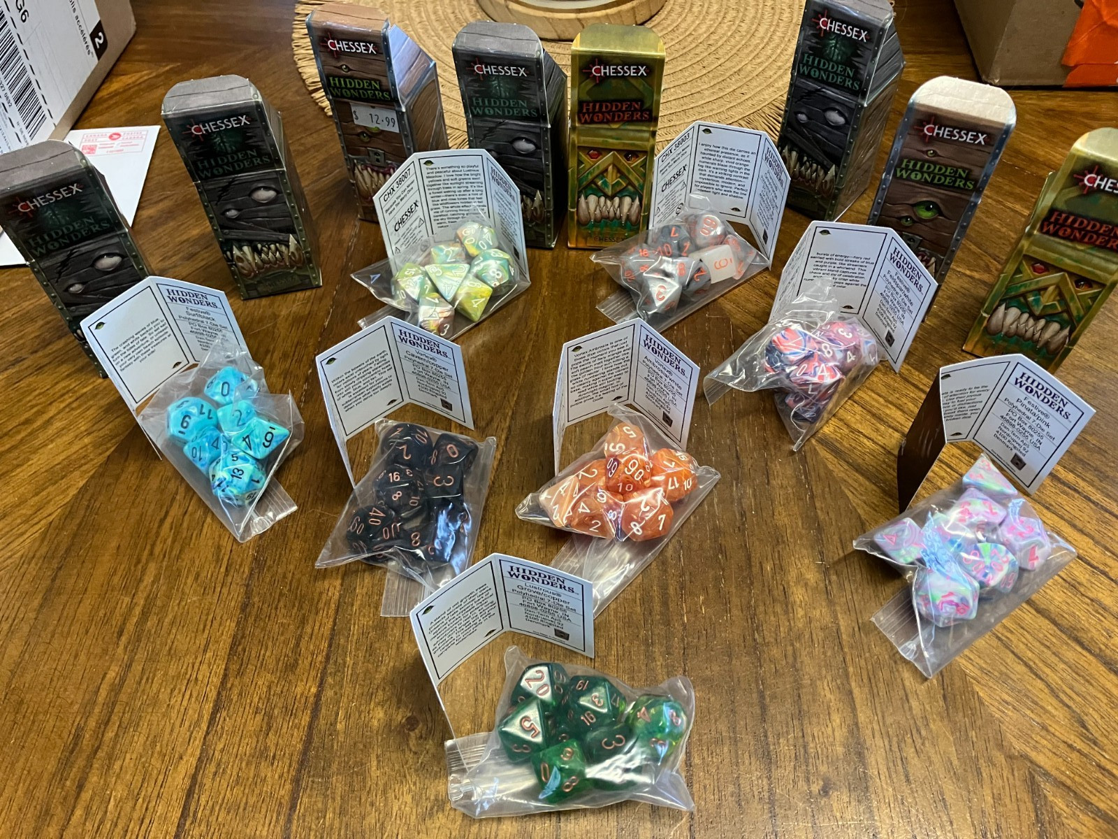 Chessex Hidden Wonders dice set Lot of 8 - Uncommon and commons