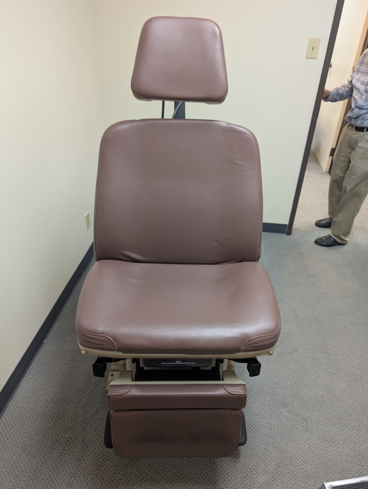Midmark 411-011 Programable Exam Chair Table Procedure Surgeon Operation