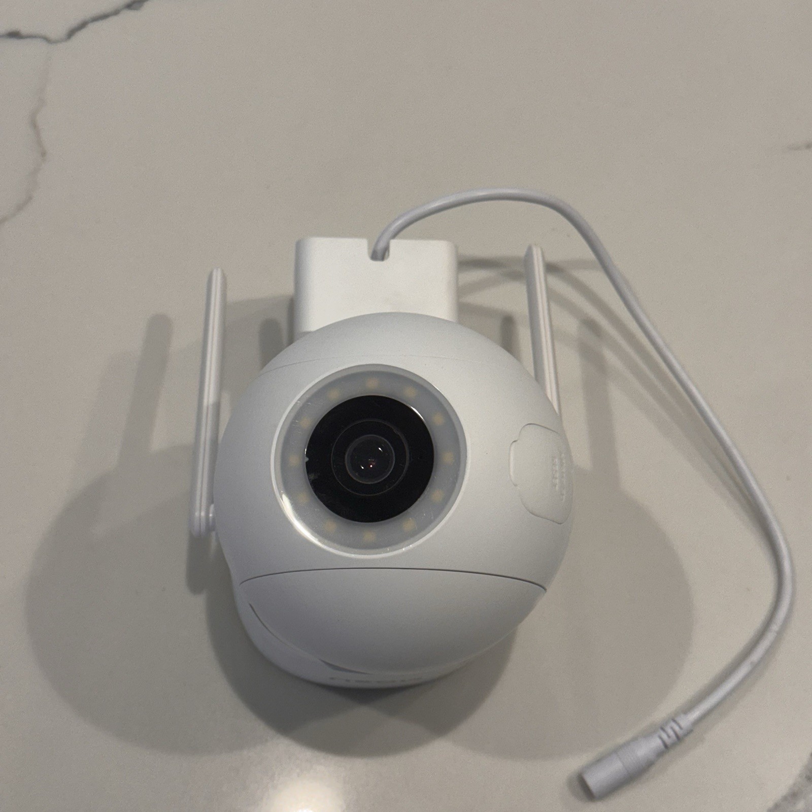 AOSU 5MP UHD Wi-Fi Security Camera Spotlight 400 Lumens D1 SE C5E2CH11