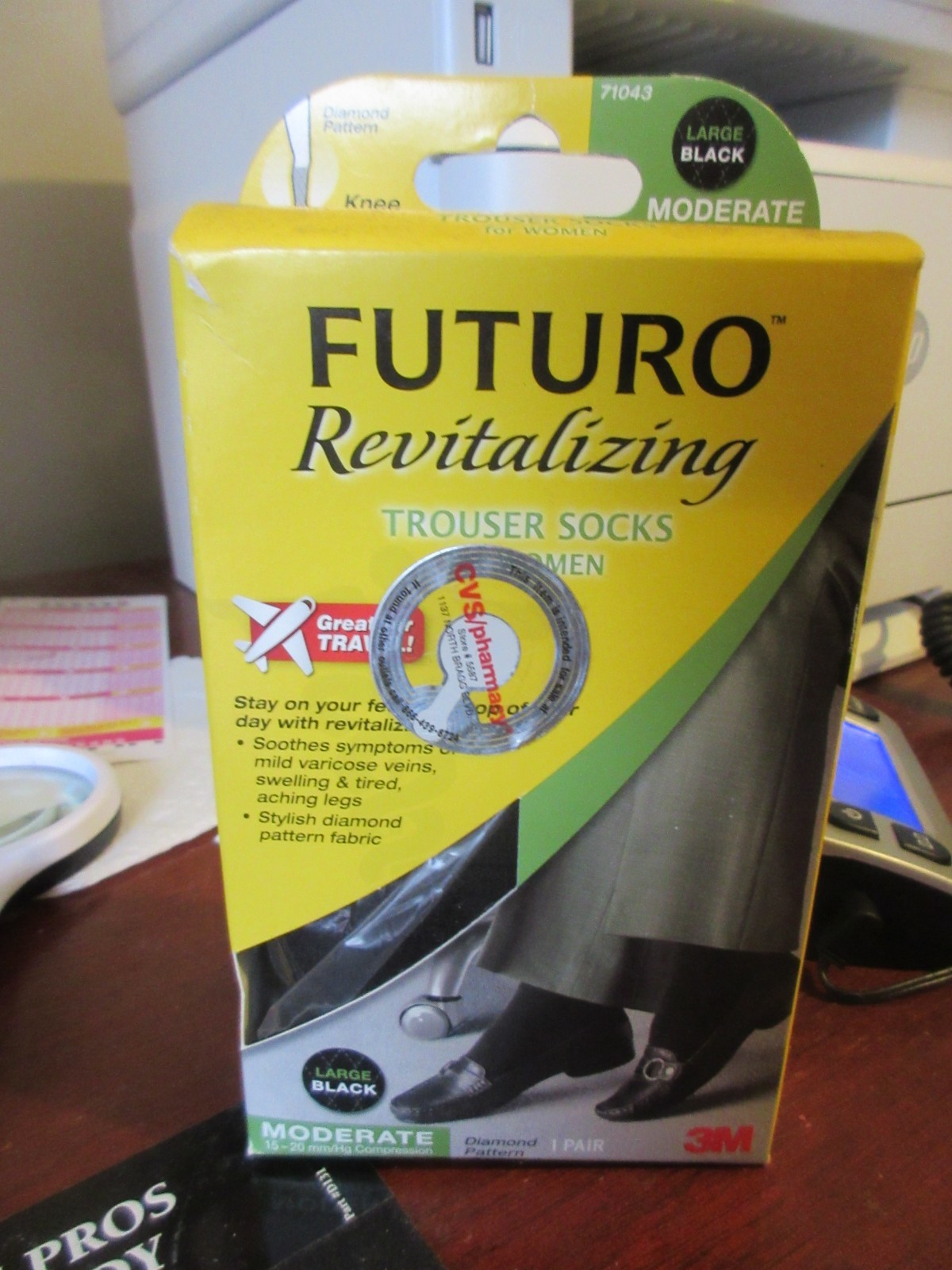 Futuro Revitalizing Trouser Socks for Women. Black Moderate. Size Large