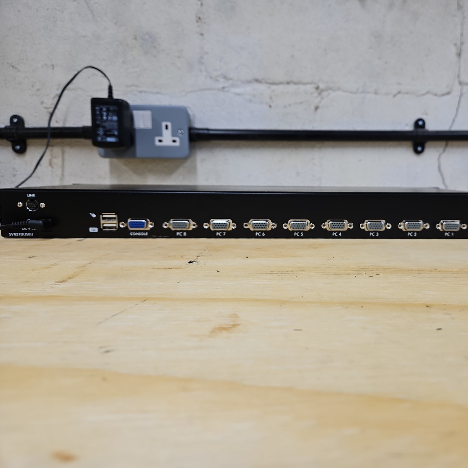 StarTech SV831DUSBU 8 Port 1U Rackmount USB VGA KVM Switch