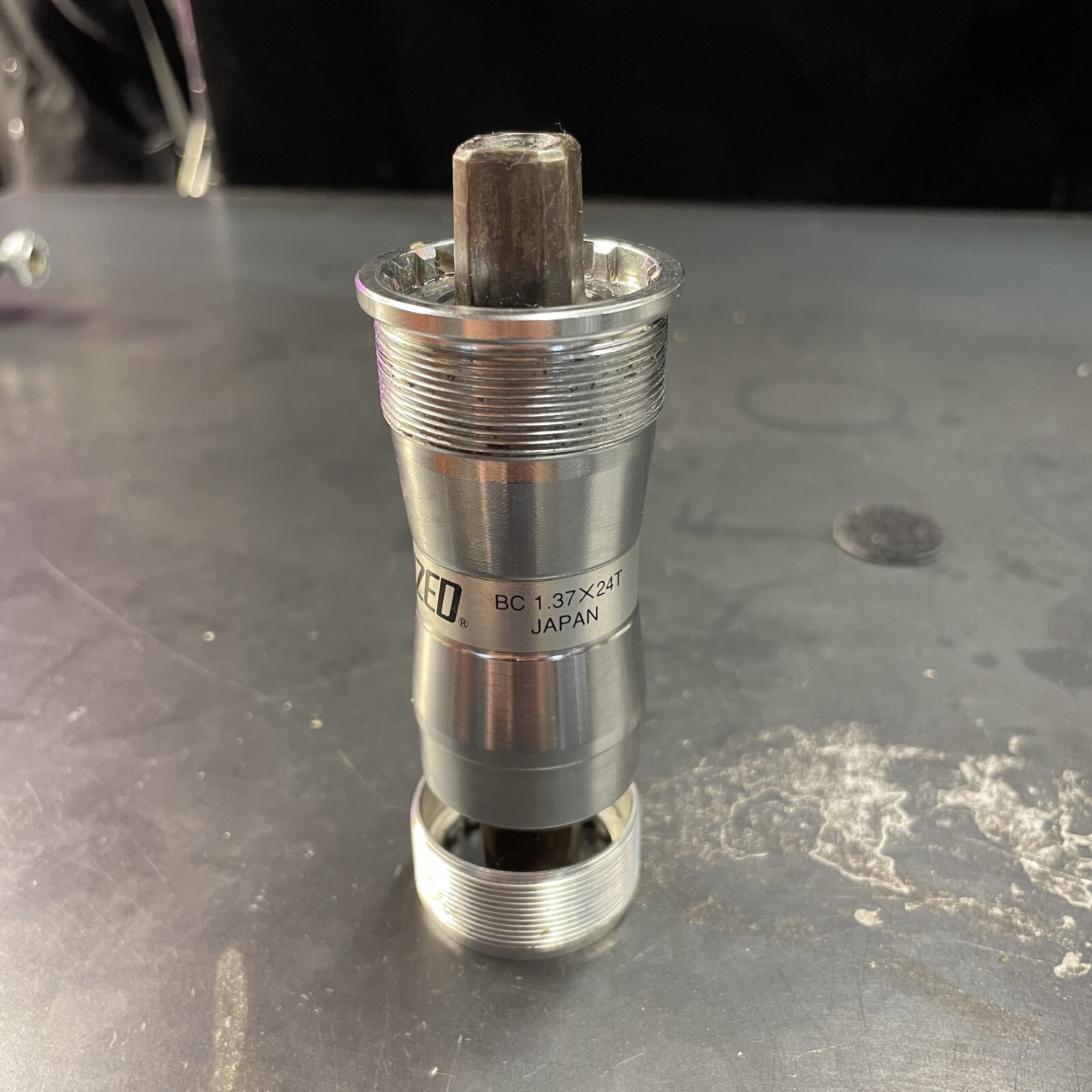 Specialized Sealed Bottom Bracket - 73 x 111 - English - Used