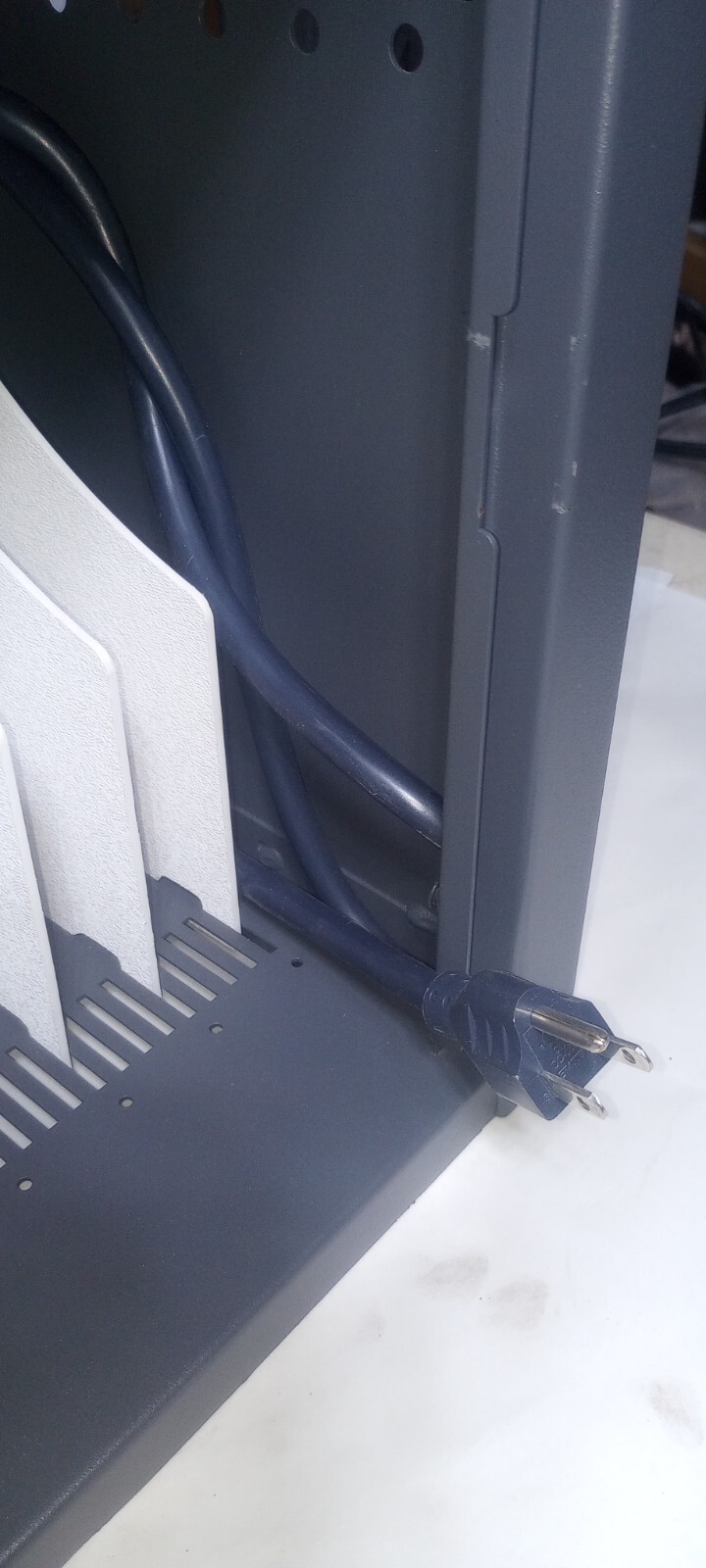 Datamation 12 Slot Laptop Capacity Locking Charging Safe 115 VAC