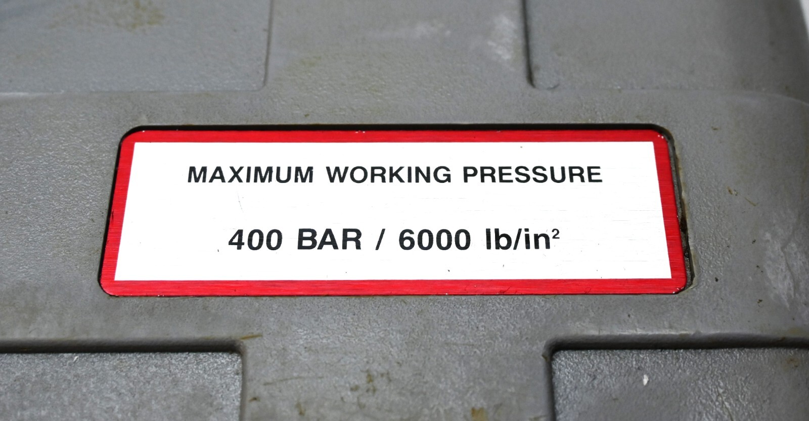 BUDENBERG E400 DIGITAL HYDRAULIC PRESSURE CALIBRATOR.