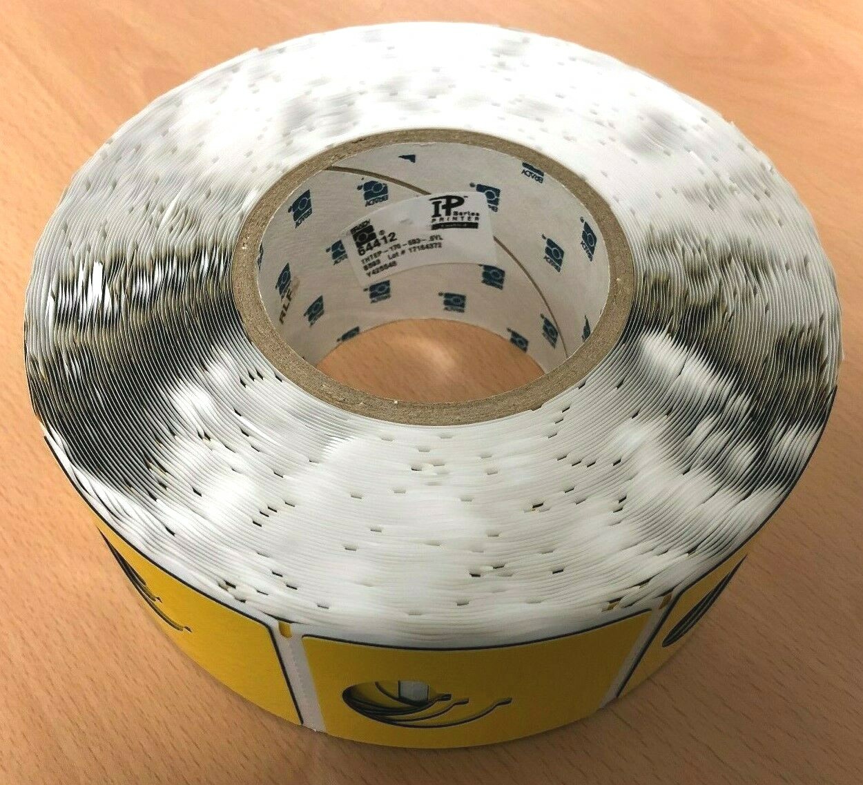 BRADY THTEP-170-593-.5YL Yellow for 3" Core Printers 2.4" x 2.4" Electric Label