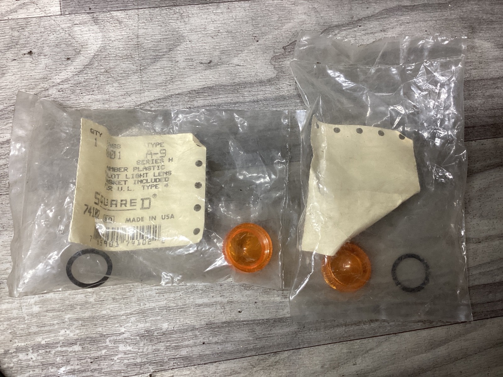 LOT OF 2 Square D Type A-9 Series H Class 9001 Amber Plastic Pilot Lens #113N106