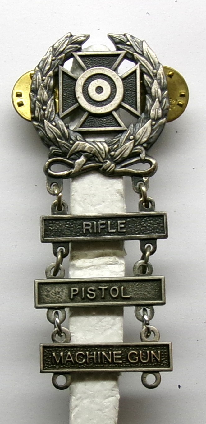 U.S. Army Basic Qualification Expert Badge & RIFLE PISTOL MACHINE GUN BARS
