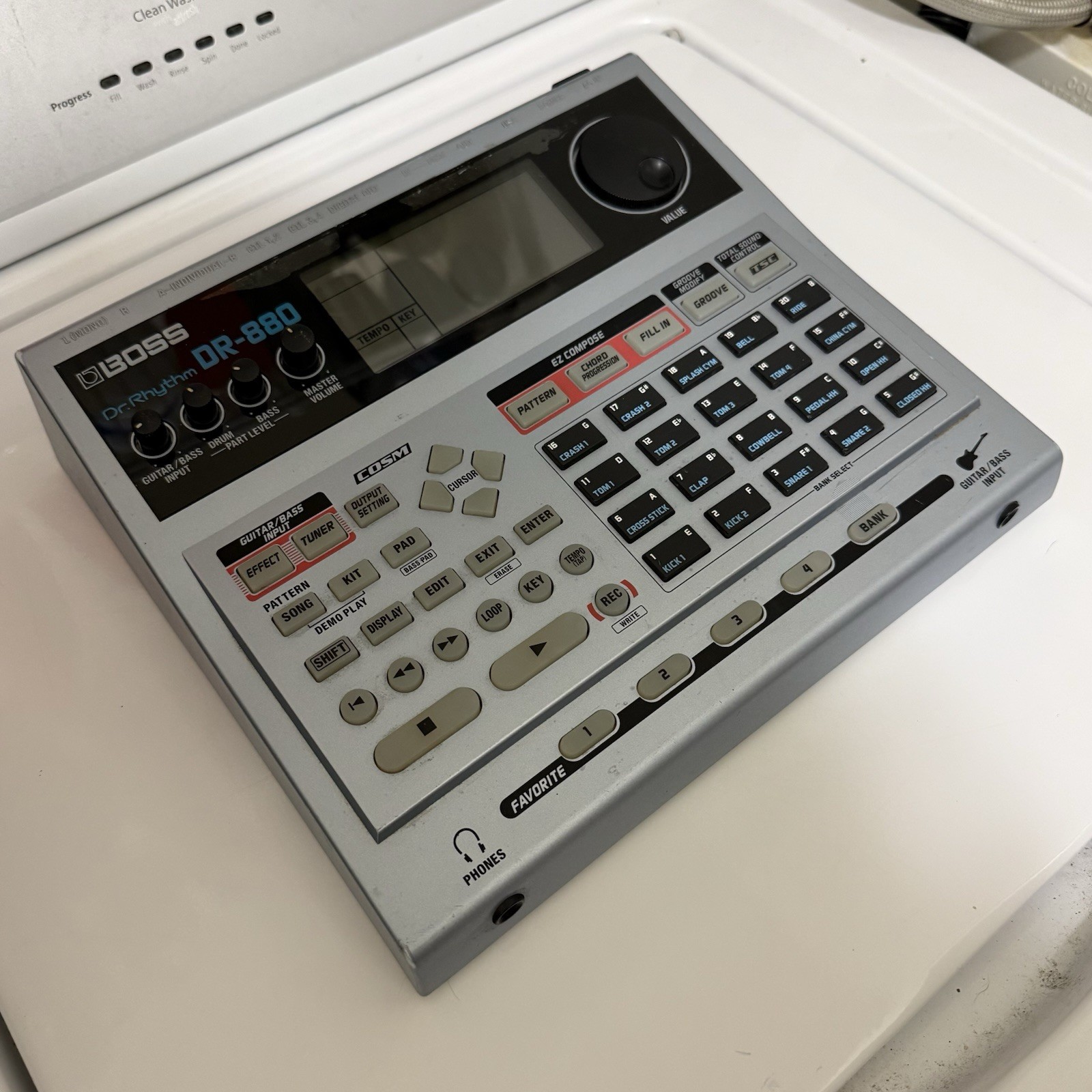 BOSS Dr. Rhythm | DR-880 Drum Machine |