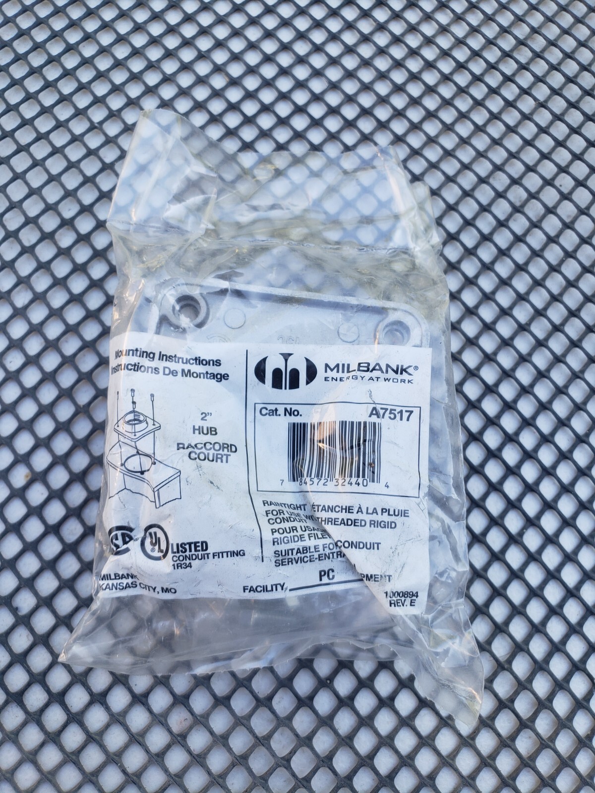 MILBANK 2" CONDUIT HUB CLOSING PLATE A7517 NIB , g243
