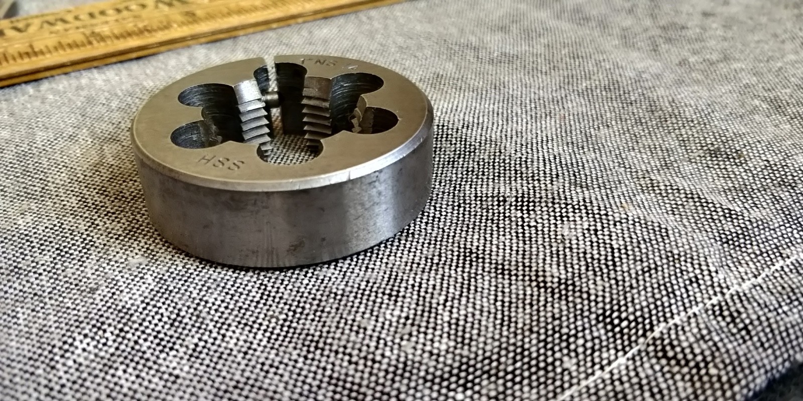 1"-14 NS Thread Die split adjustable HSS 2" diameter JAPAN