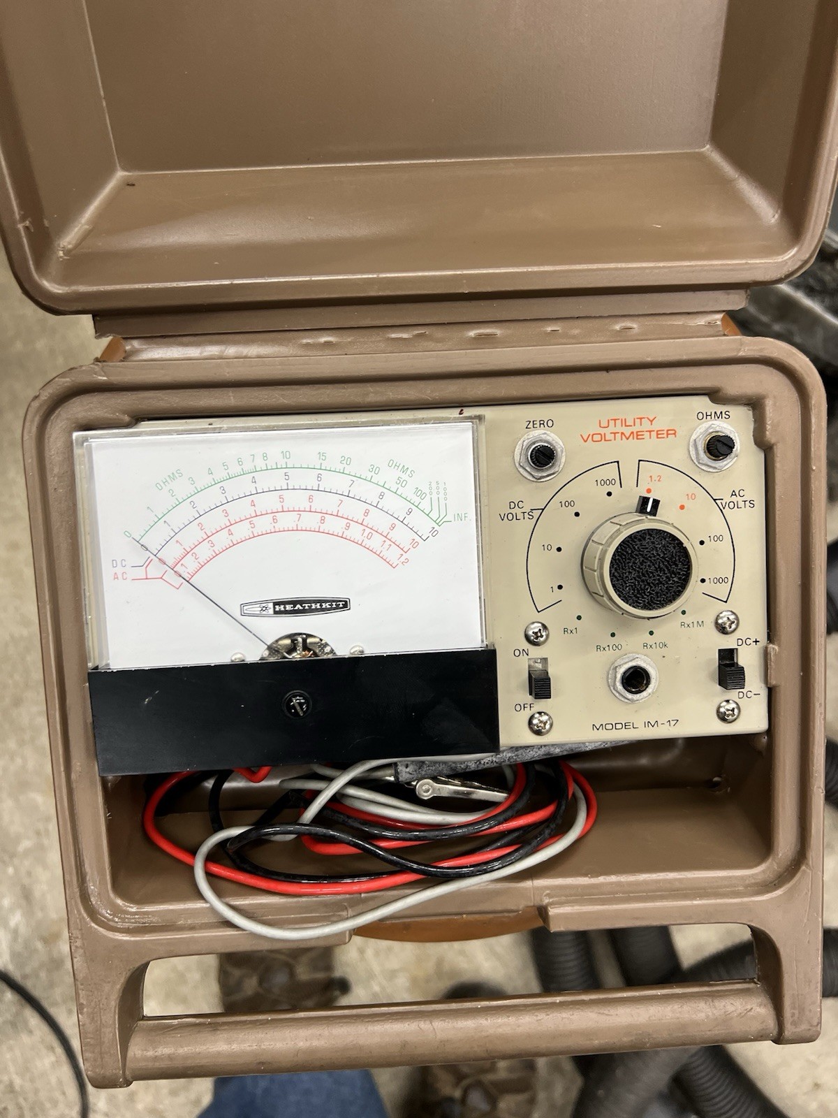 Vintage Heathkit Utility Solid State Voltmeter Model IM-17 in Original Case