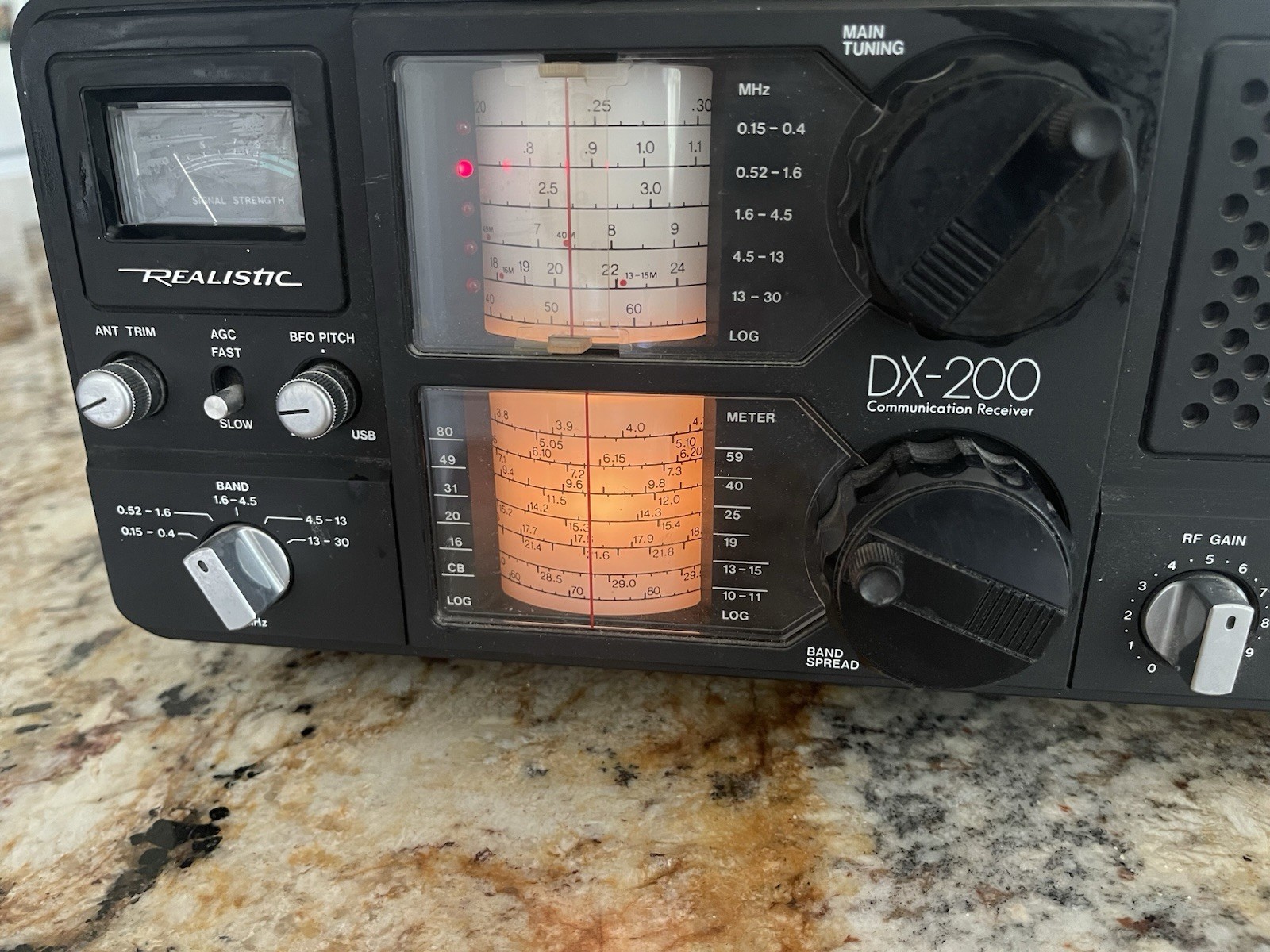 Realistic DX-200 5-Band Shortwave Communication Receiver