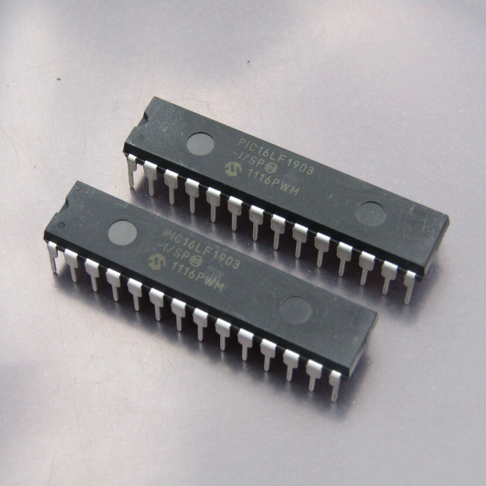 ( 2 PCS ) PIC16LF1903-I/SP PIC P16F Microcontroller IC 8-Bit 20MHz 7KB FLASH NOS