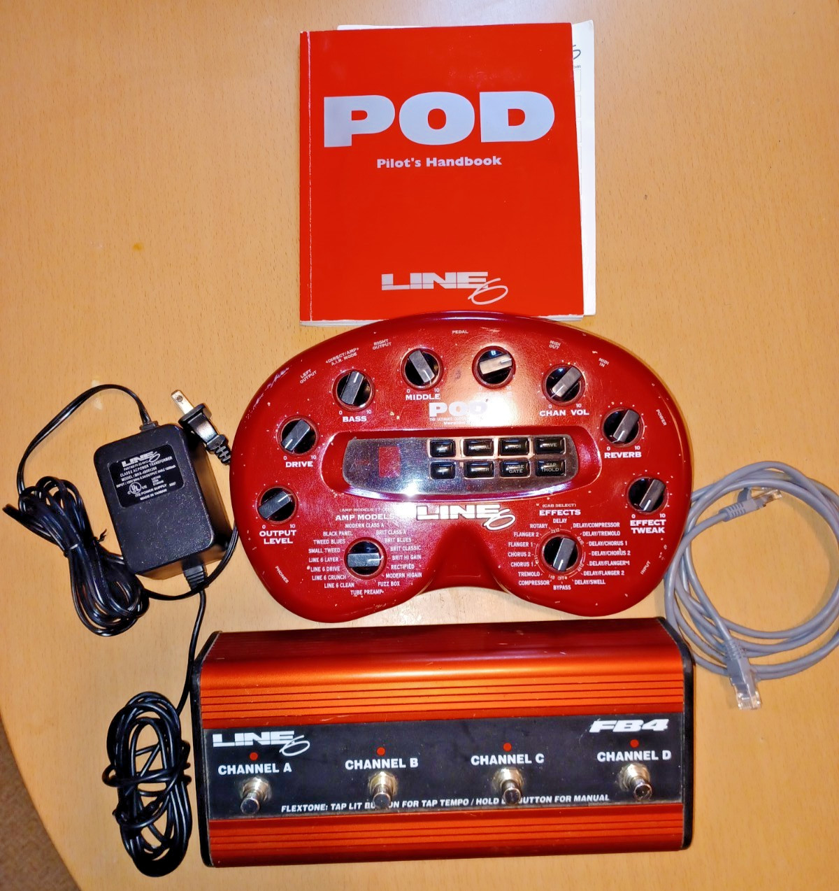 LINE 6 POD 2.0 GUITAR MULTI-EFFECTS PROCESSOR WITH FB-4 FOOT PEDAL & ACCESSORIES