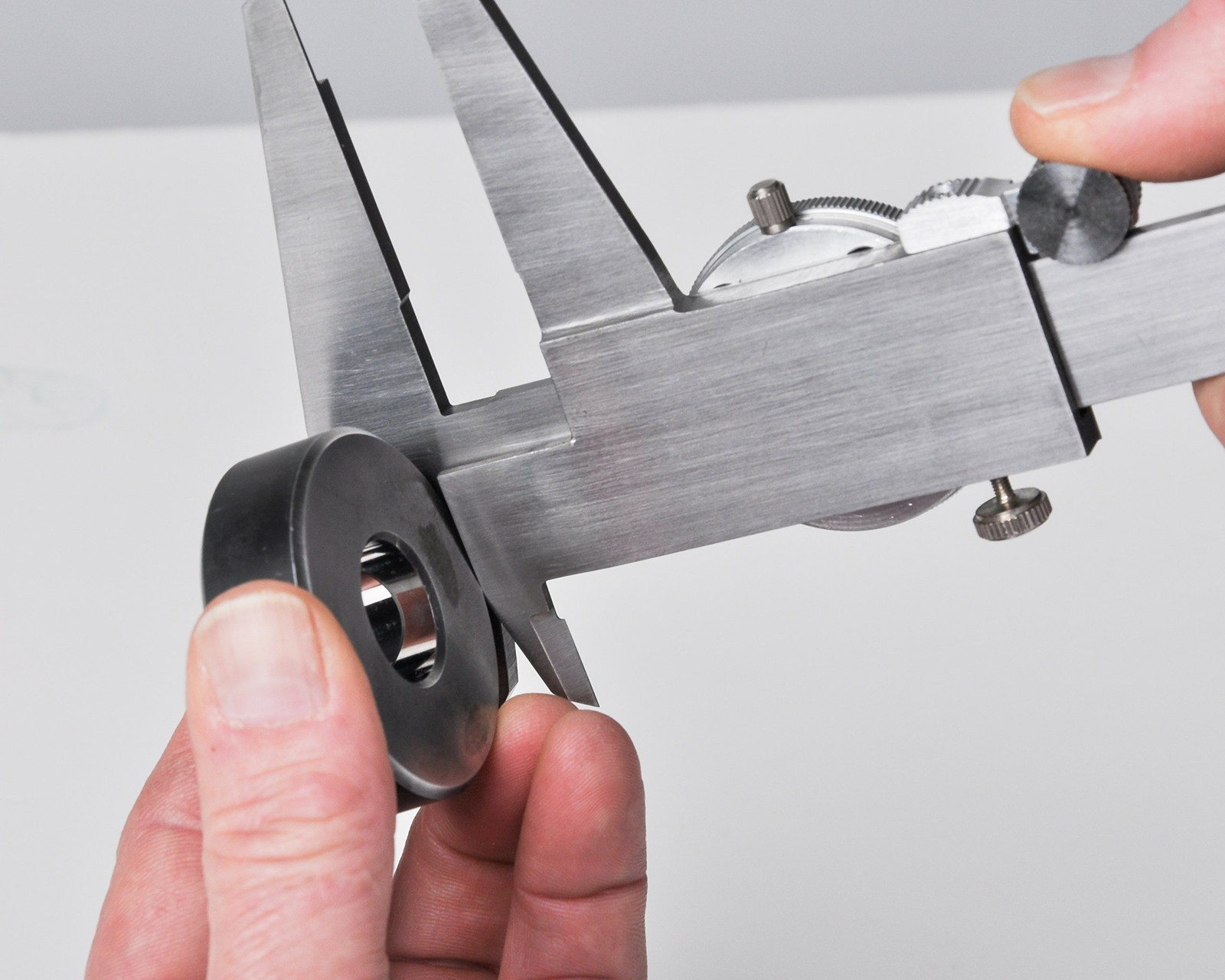 52-008-706-0, Premium Dial Caliper With 0-6" Measuring Range (White)