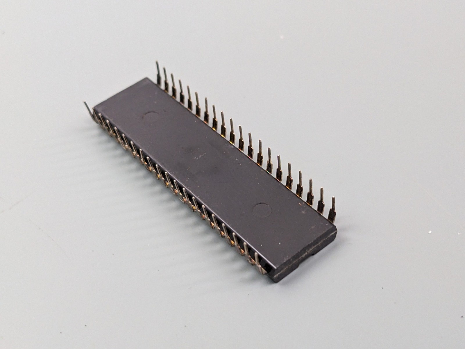 Mostek MK14569 (16A6618X012 Mask ROM) 3870/20 Microcontroller IC