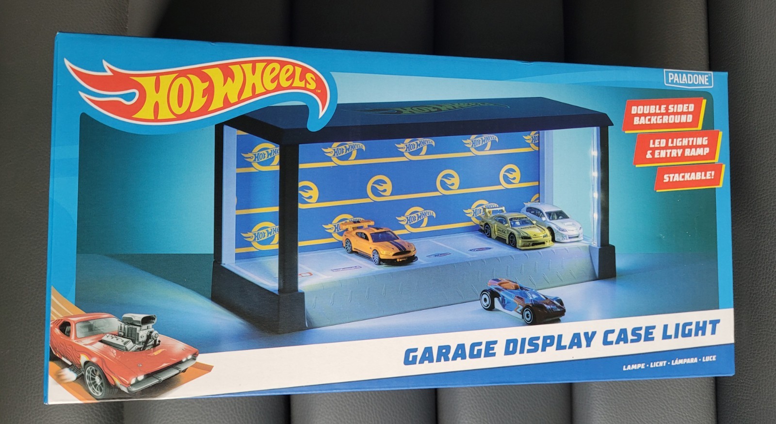 Hot Wheels GARAGE DISPLAY CASE LIGHT With LED Lighting.  NIB, Hard to Find.