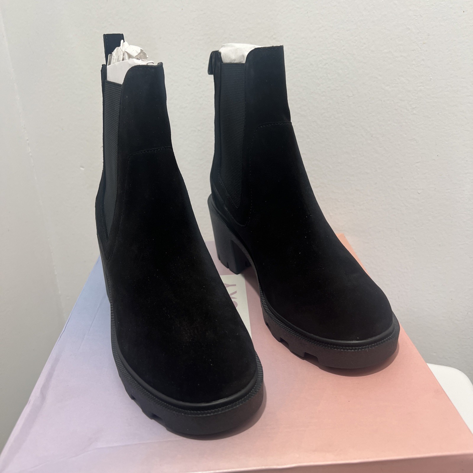 Lisa Vicky Jolt-V Black Split Suede Boots Size 8.5 New in Box NIB