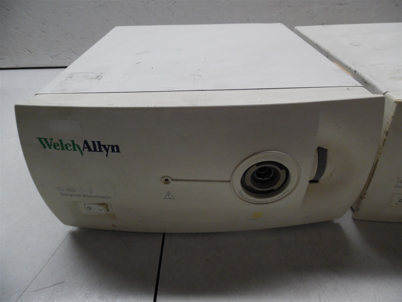 Welch Allyn CL300 Surgical Illuminator