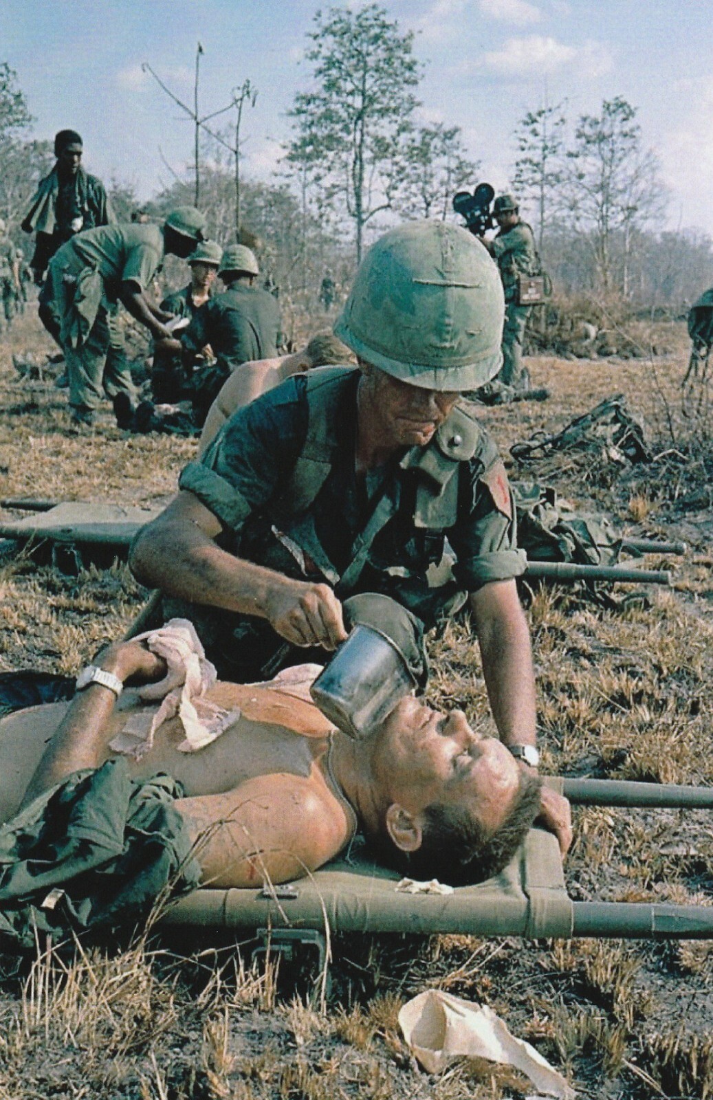 Vietnam  War  Photo --    Wounded Soldiers..