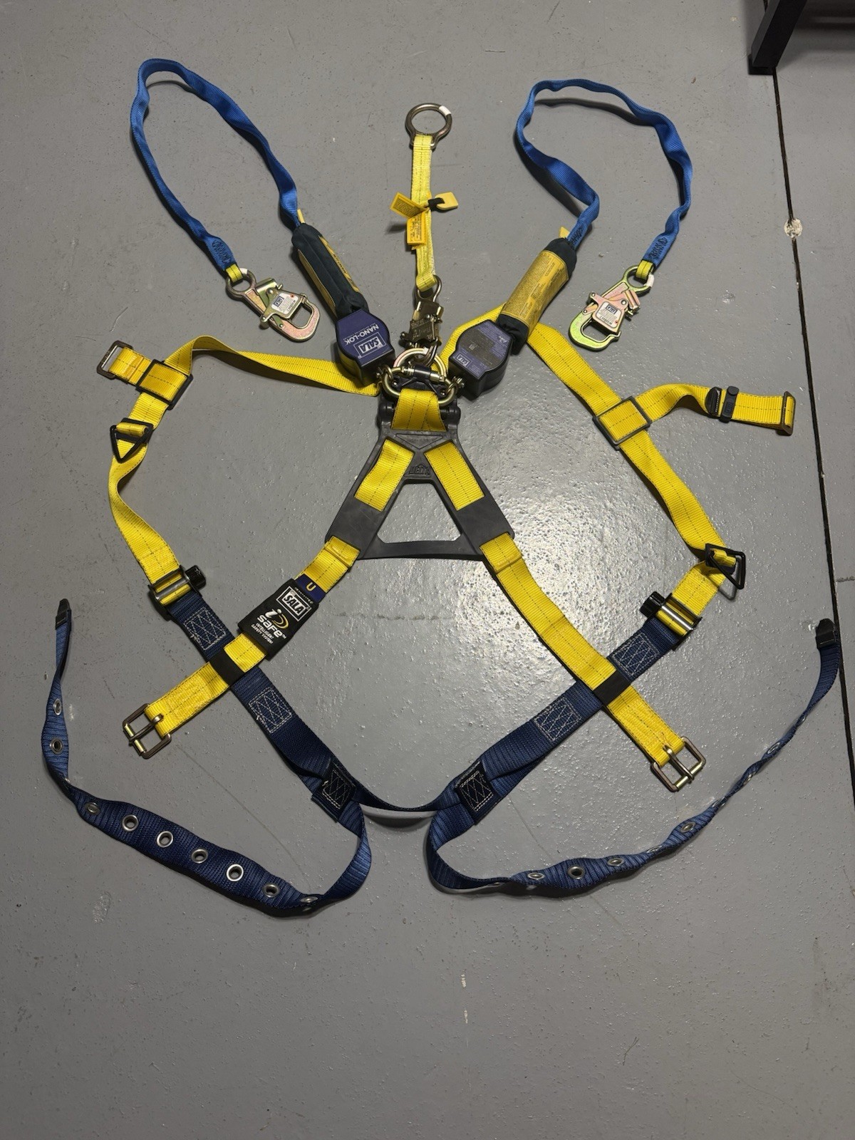 3M DBI Sala Delta Harness 9ft Self Retracting Lifeline & D-Ring Extension1102000