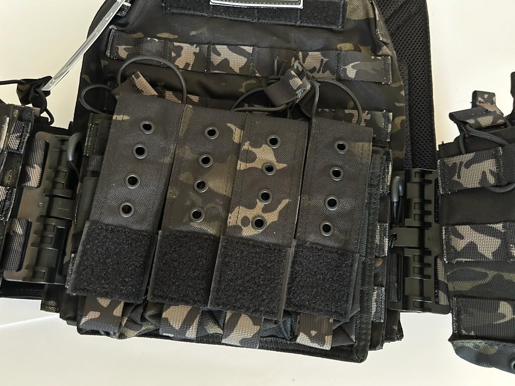 Carrier Tactical Vest Quick Release & Laser Cut  with 2 ceramic Armor plates 3+