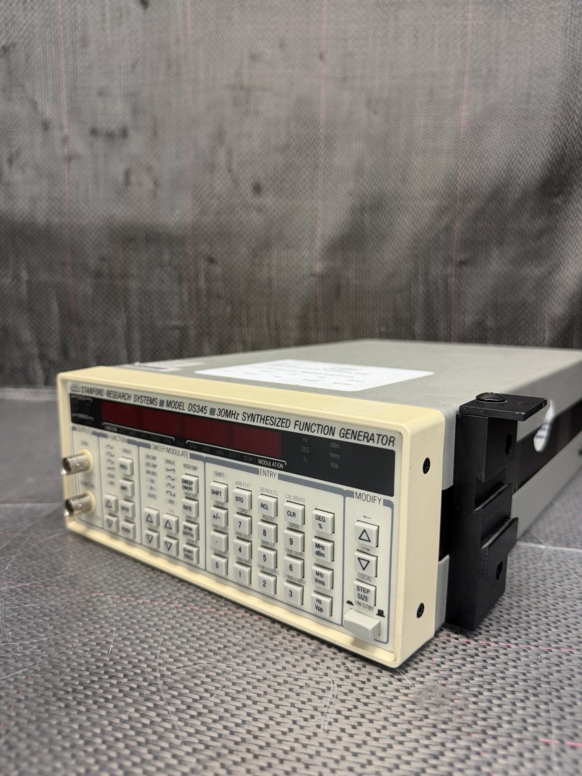 Stanford Research Systems DS345 30MHz Synthesized Function Generator