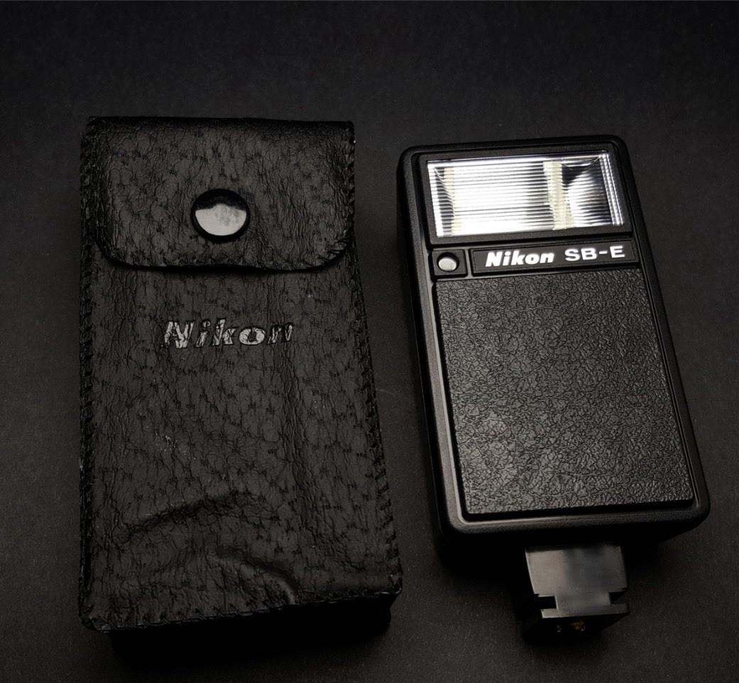 NIKON SPEEDLIGHT SB-E – BOXED