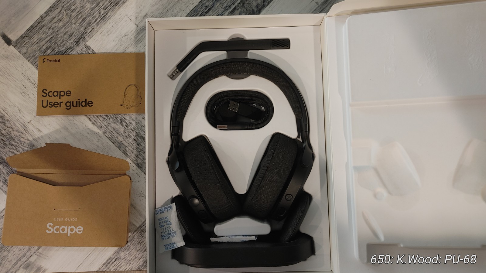 Fractal Design Scape Dark Wireless USB RF Headset Boom Mic w/ Charging Dock