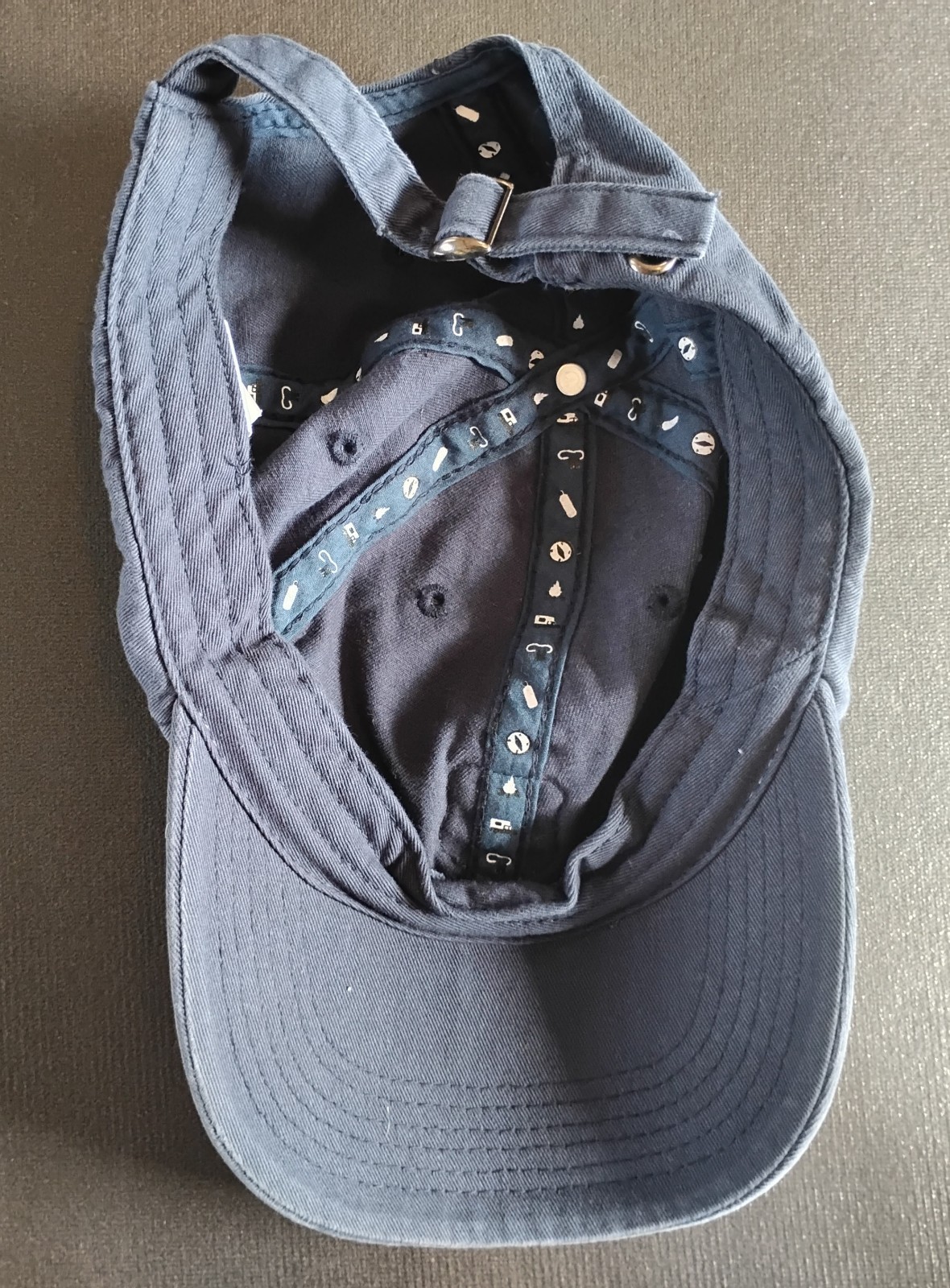 outdoor research hat