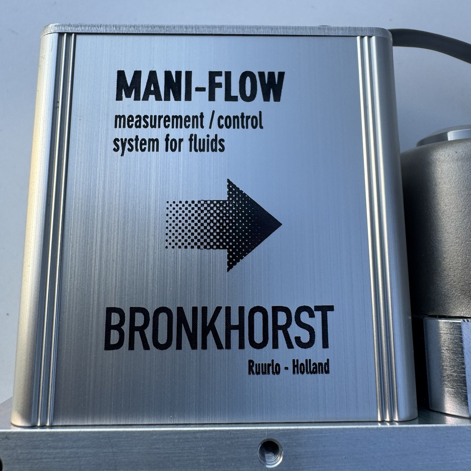 Bronkhorst THE-002F Mani-Flow Mass Flow Controller 200 ml/min N2 24V