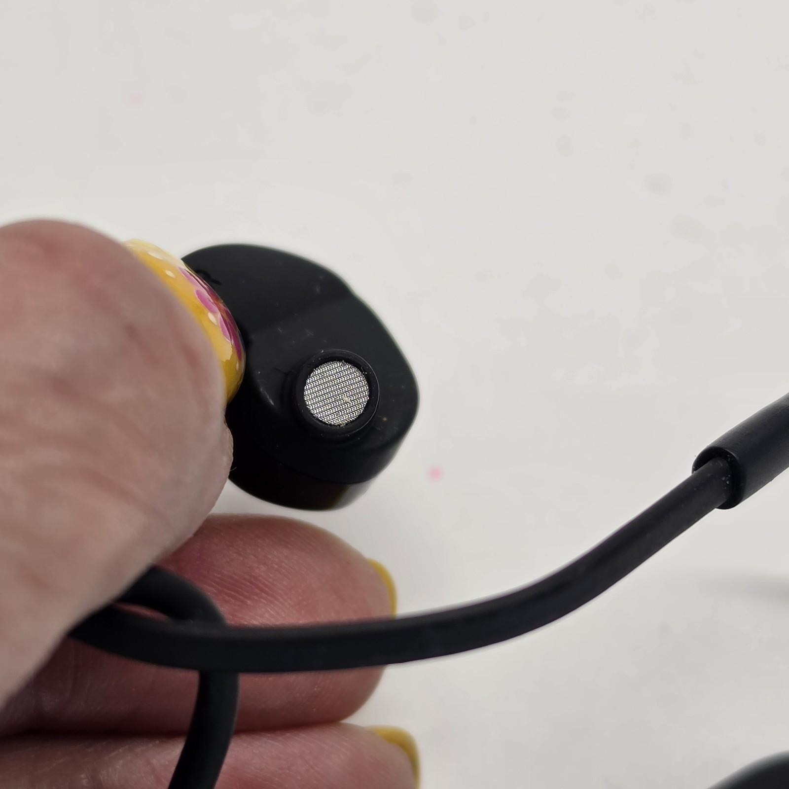 Axil GS Extreme Active Hearing Protection Bluetooth Earbuds - Black EUC W/ Case