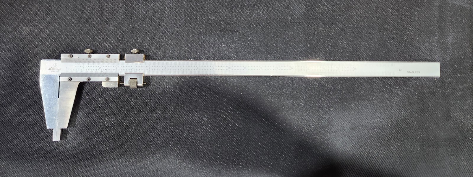 MITUTOYO 18" VERNIER CALIPERS INSIDE/OUTSIDE STAINLESS JAPAN With Case
