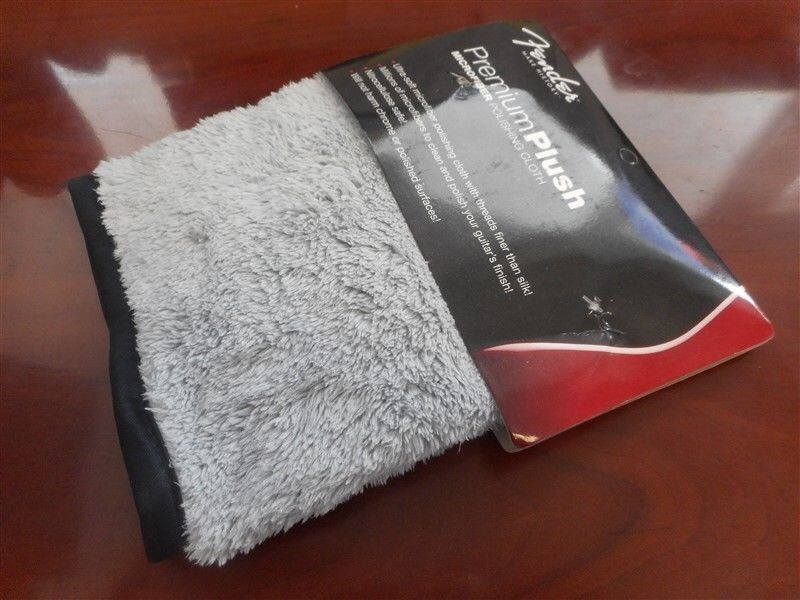 NEW - Genuine Fender Premium Plush Microfiber Polishing Cloth, 099-0525-000