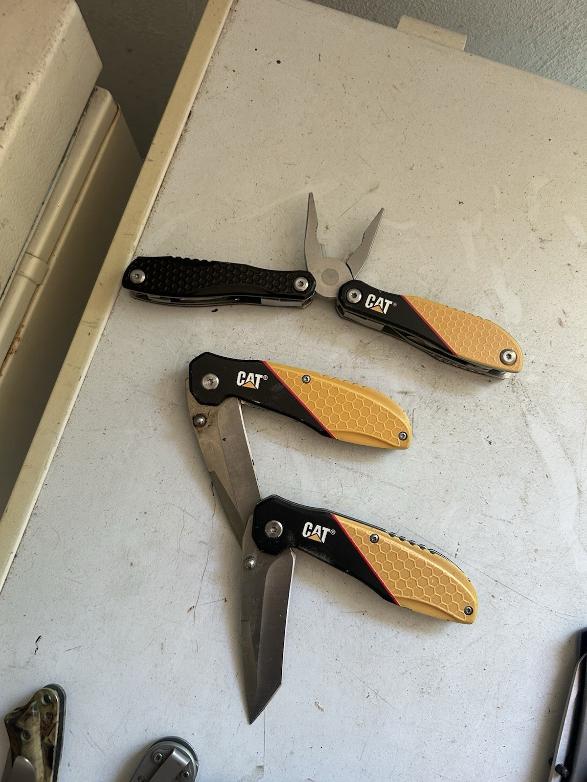 CAT Multi-Tool Set 3 Pieces Stainless Steel Blades Black & Yellow Handles