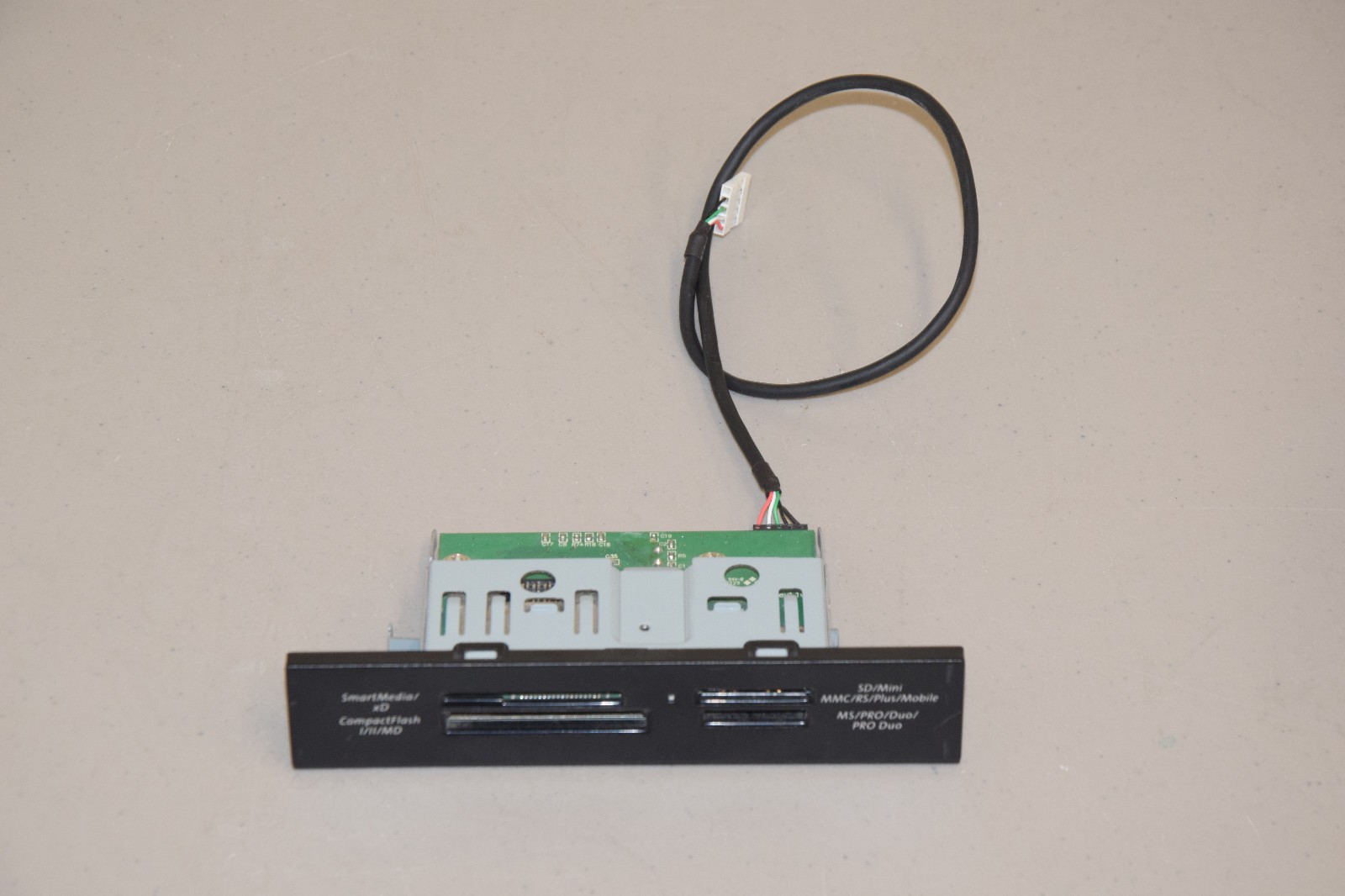 HP 5070-2565 Desktop Media Card Reader w/ Cable SD xD Compact Flash