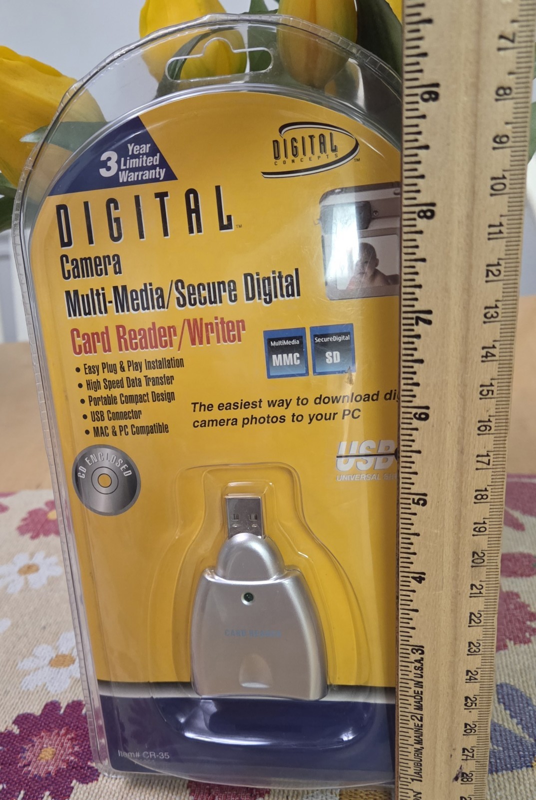 Digital Concepts Camera Multi Media/Secure Digital Card Reader & Writer