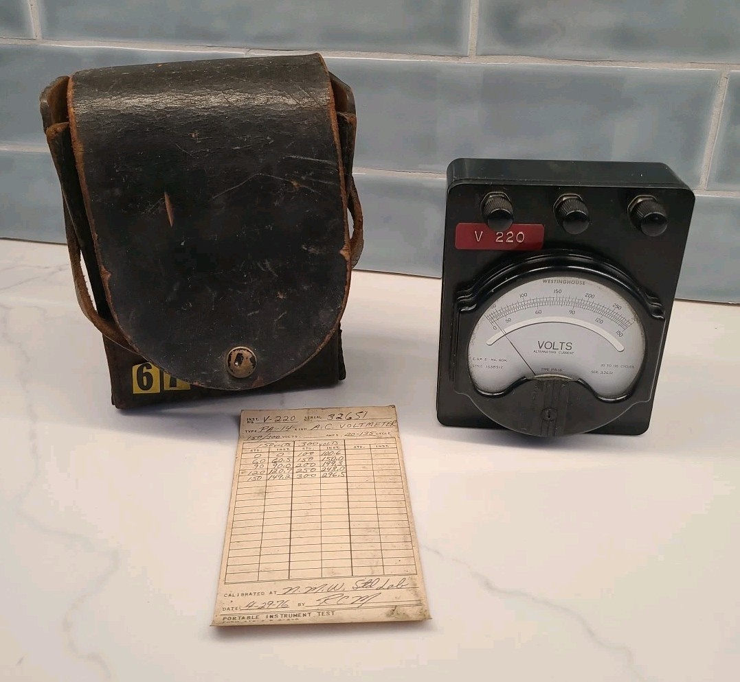 Vintage Westinghouse AC Voltmeter With Leather Case, Tested WORKING