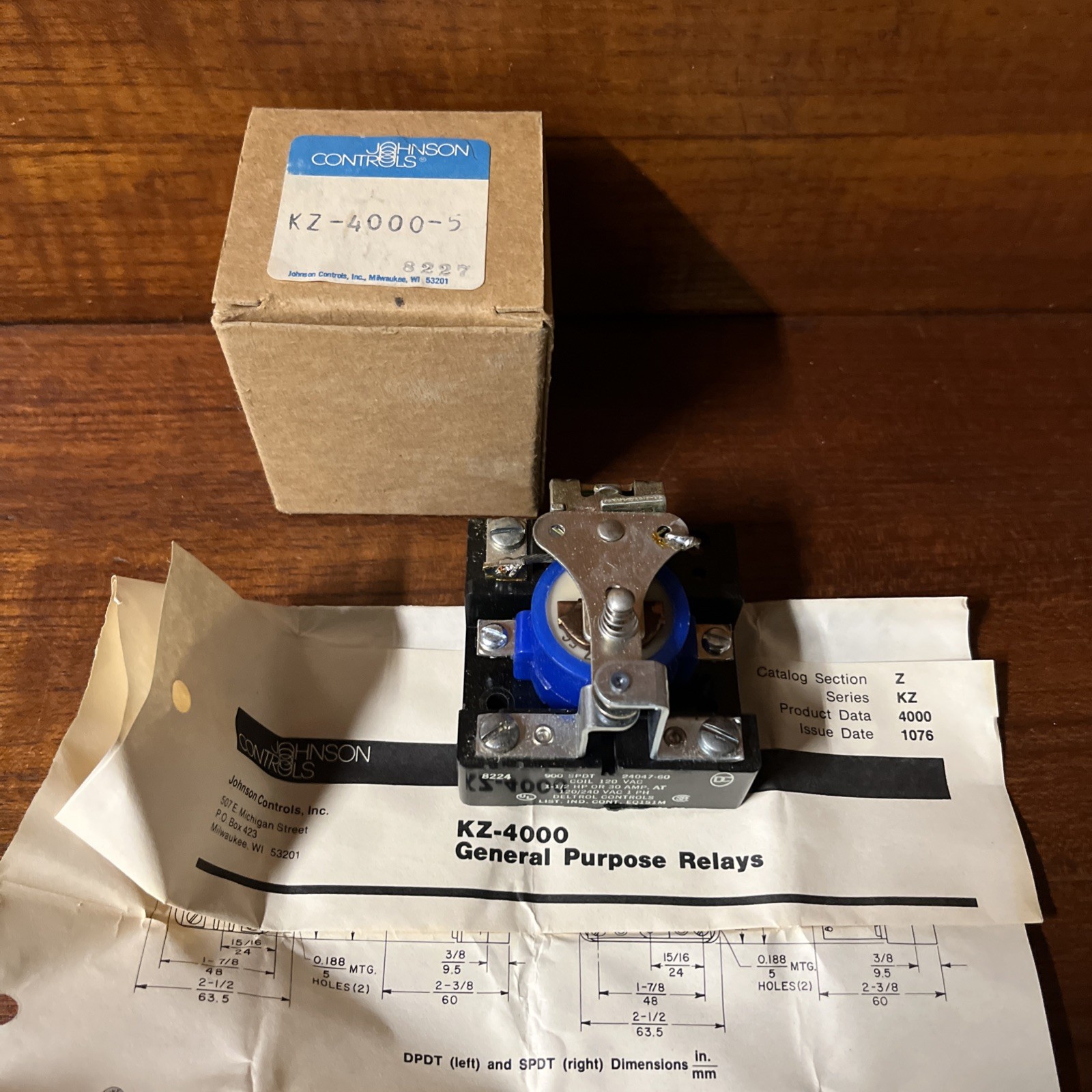Johnson Controls KZ-4000-5 General Purpose Relay New Old Stock