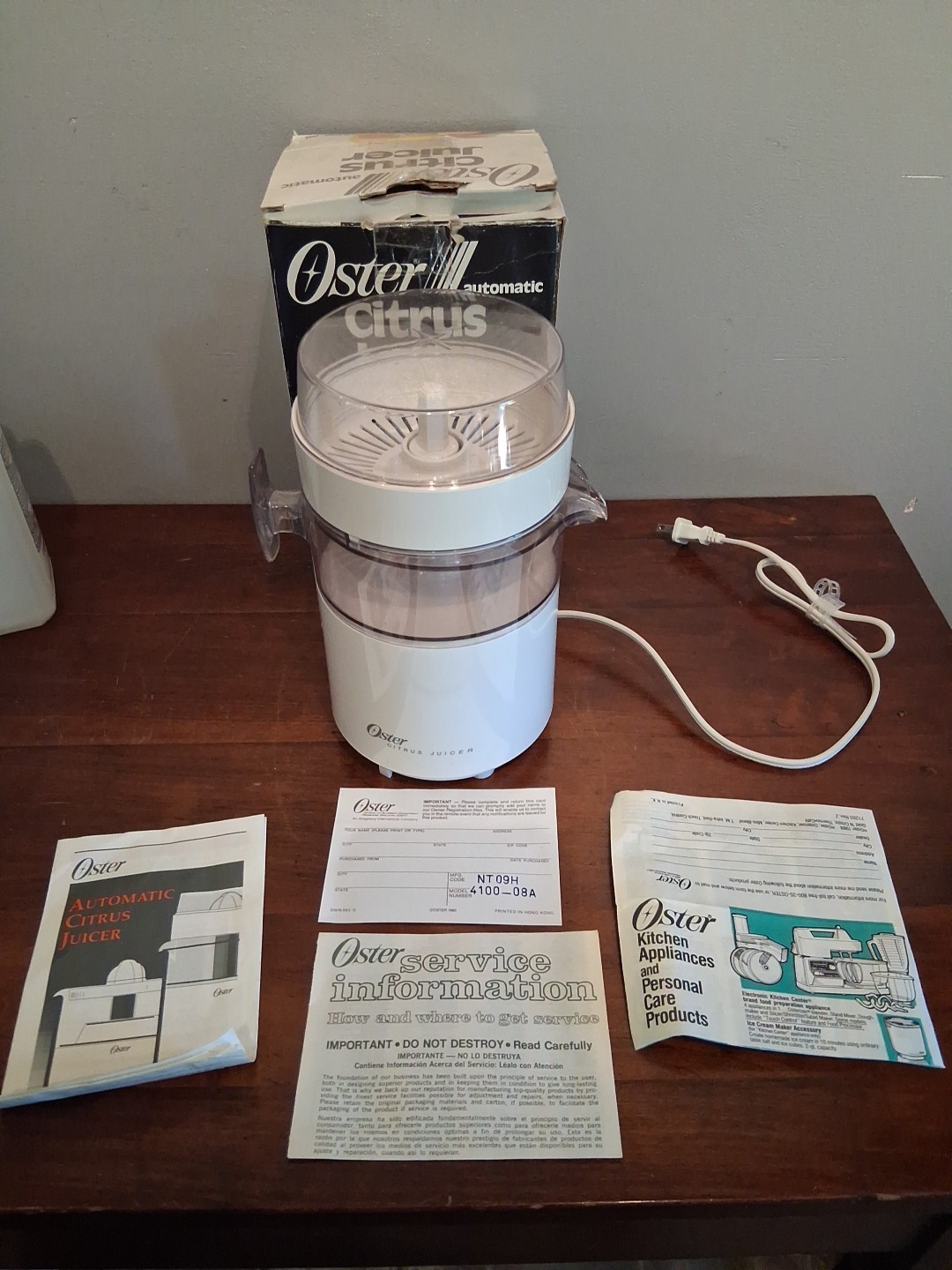 Oster Automatic Citrus Juicer 4100-08 **MISSING REAMER*** Not Working/For Parts